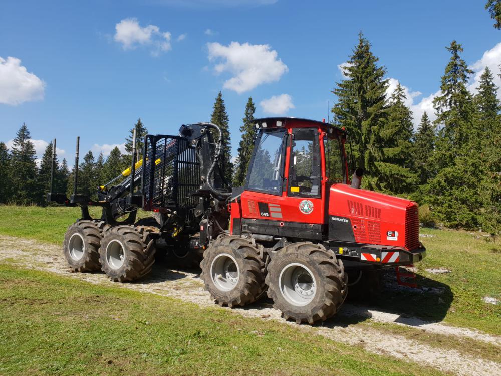 Komatsu  845