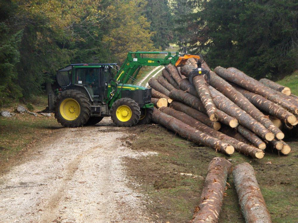 John Deere 6830 
